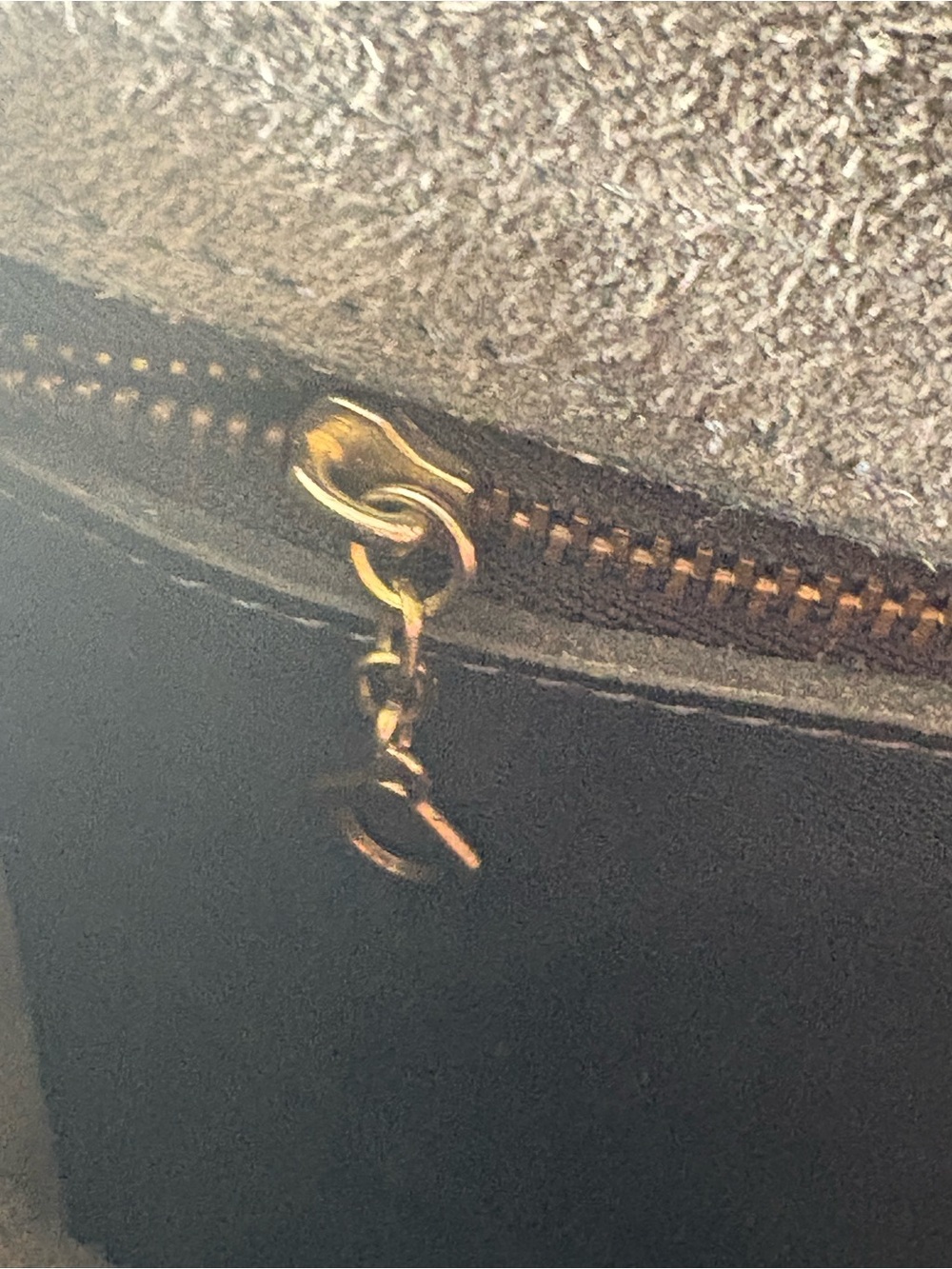 Vintage Coach two way bag Navy leather with brass hard wear made around 1970 - Picture 12 of 16